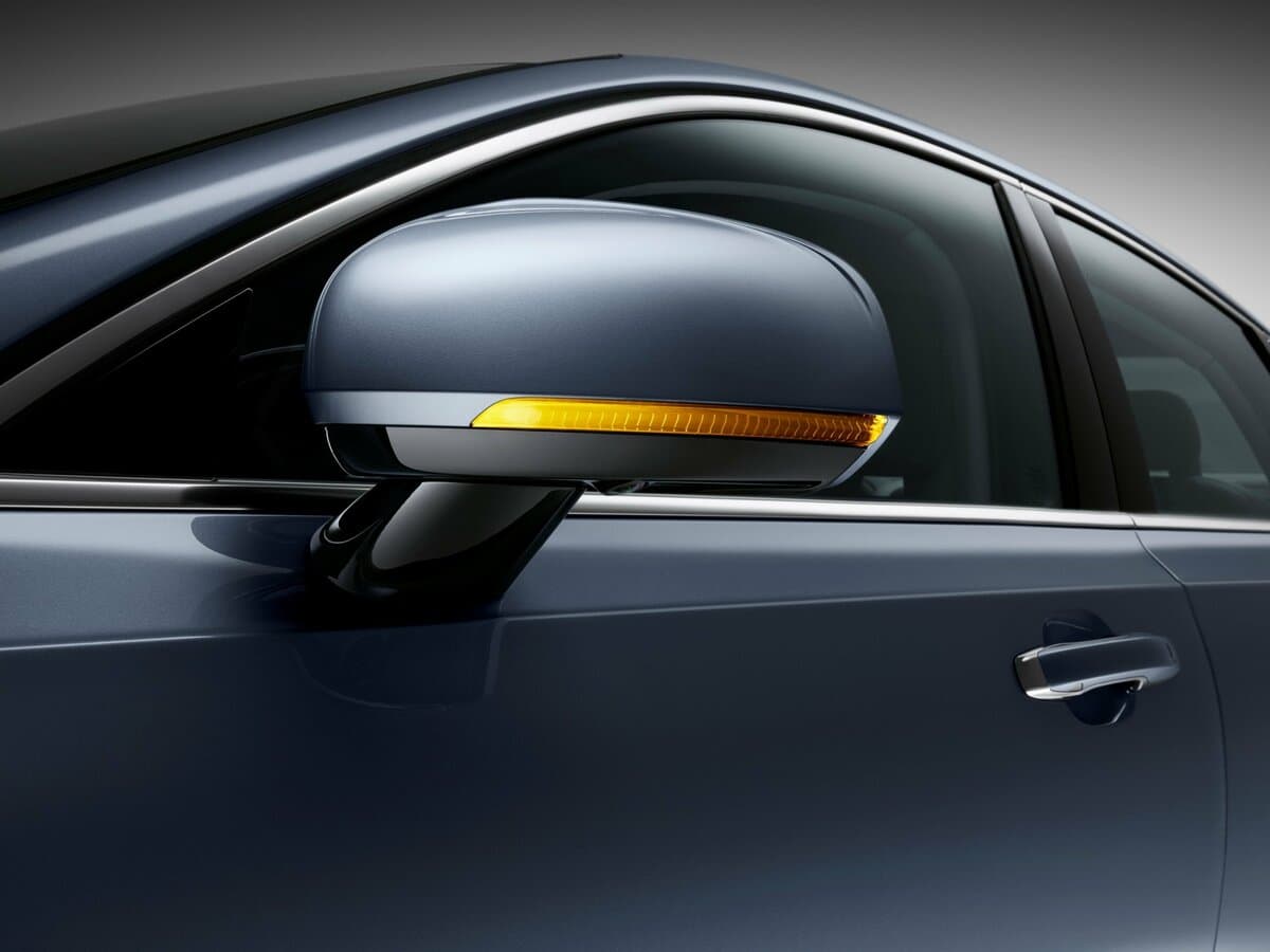 Volvo S90 II — Yan güzgü