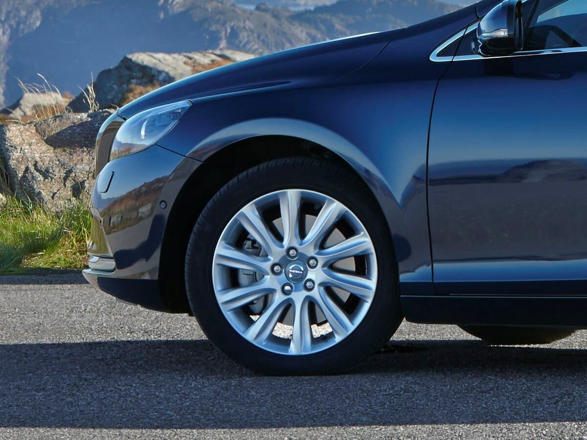 Volvo V40 II — Təkər