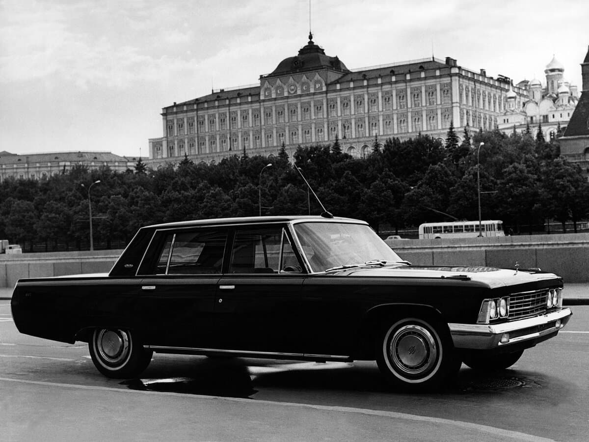 Zil 117 1971 – 1978 — Yandan