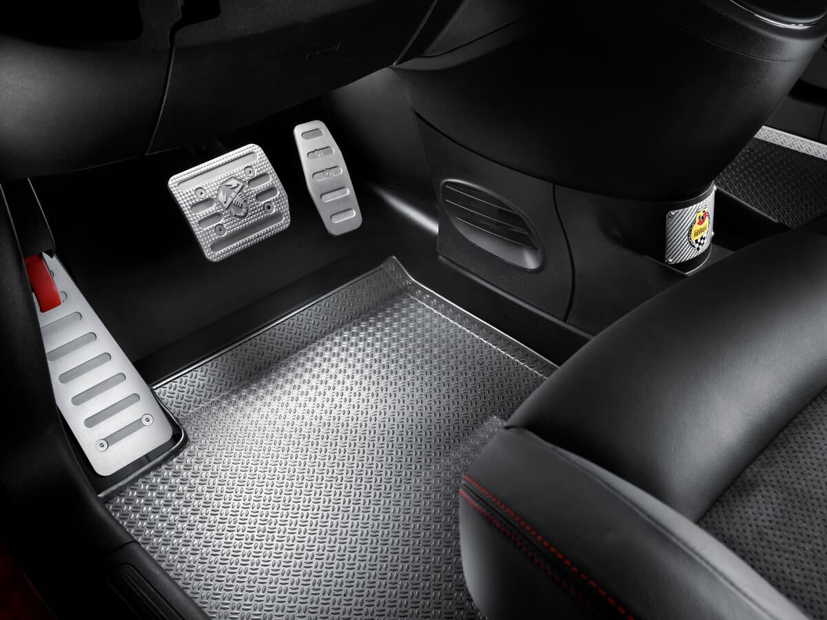 Abarth 695 I — Salon, öndən