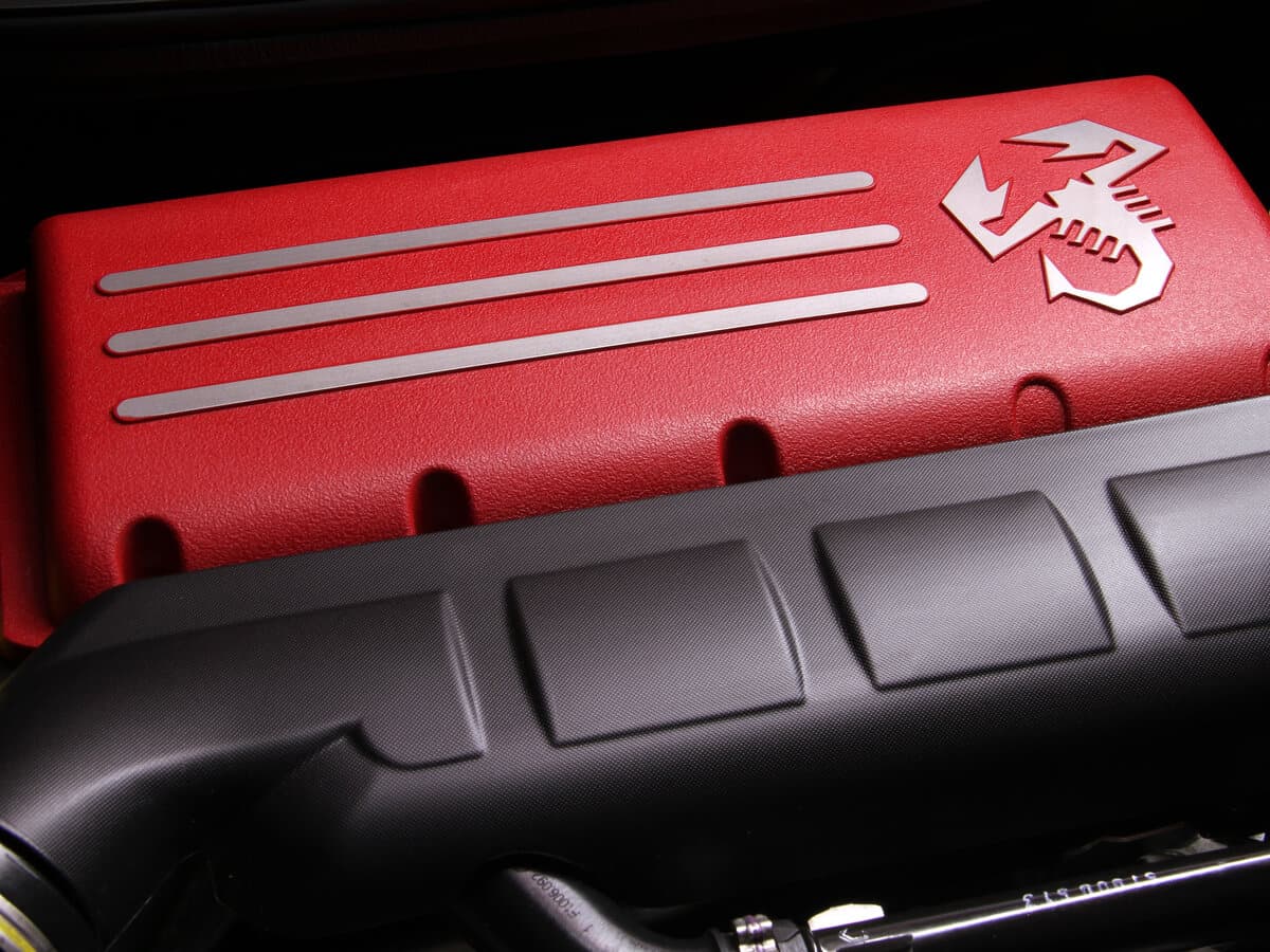Abarth 695 I — Salon, arxadan