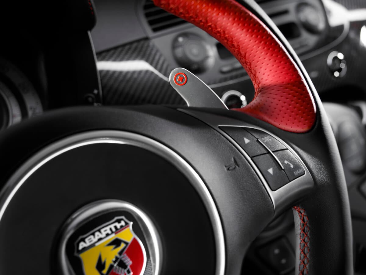Abarth 695 I — Sükan