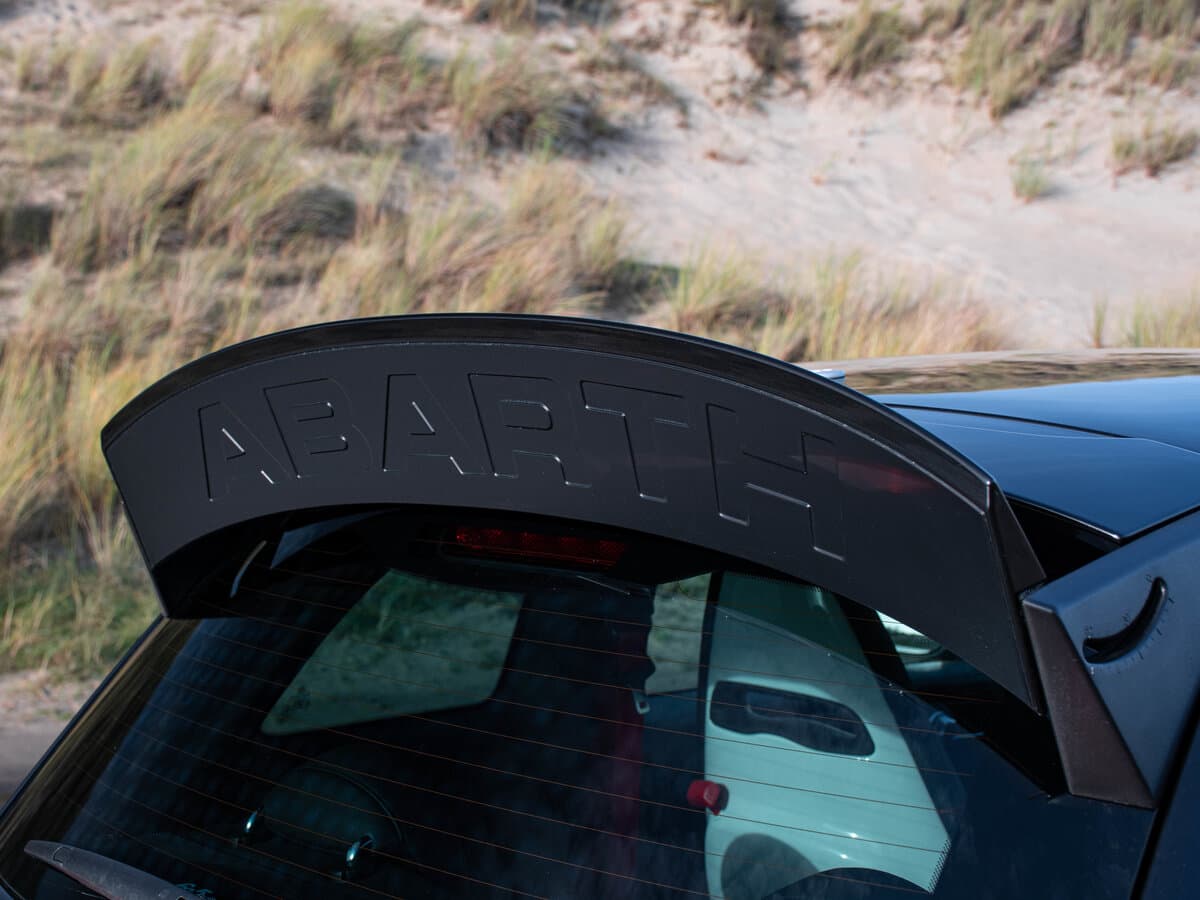 Abarth 695 I Restayling — Salon, arxadan