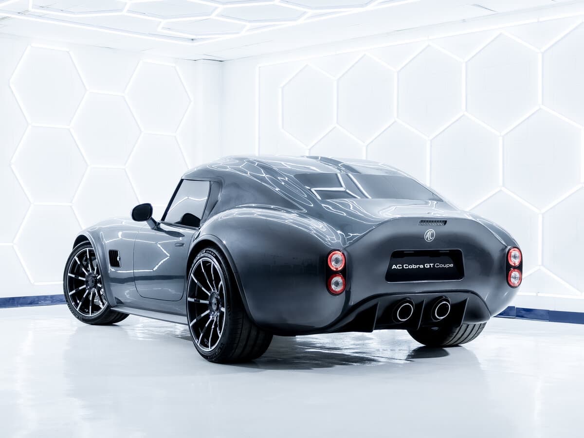 AC Cobra GT 2023 – indiyədək — 3/4 arxadan