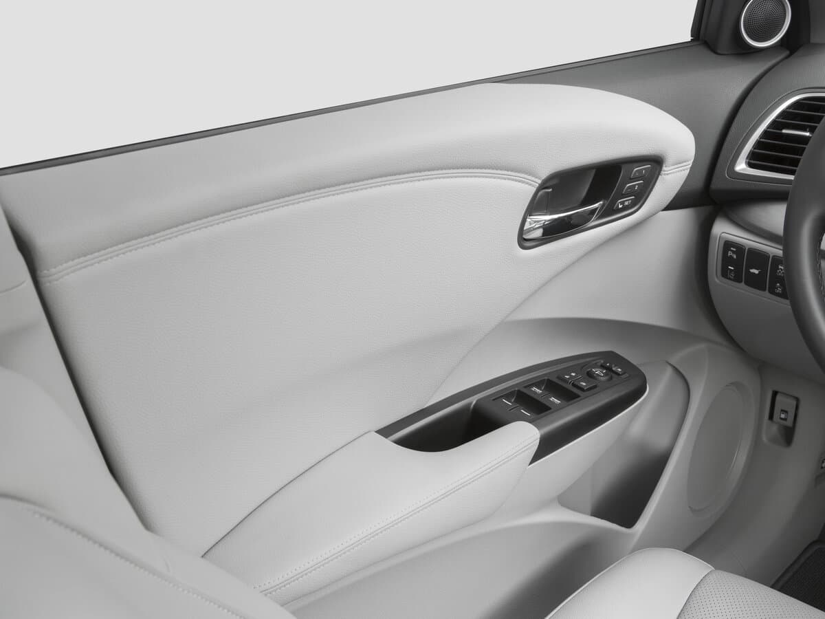Acura RDX II Restayling — Qapı