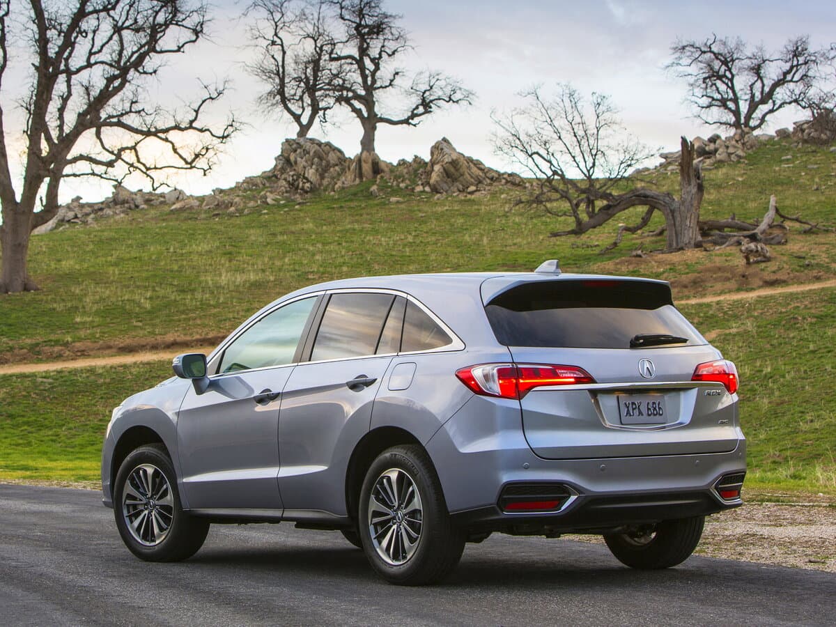 Acura RDX II Restayling — 3/4 arxadan