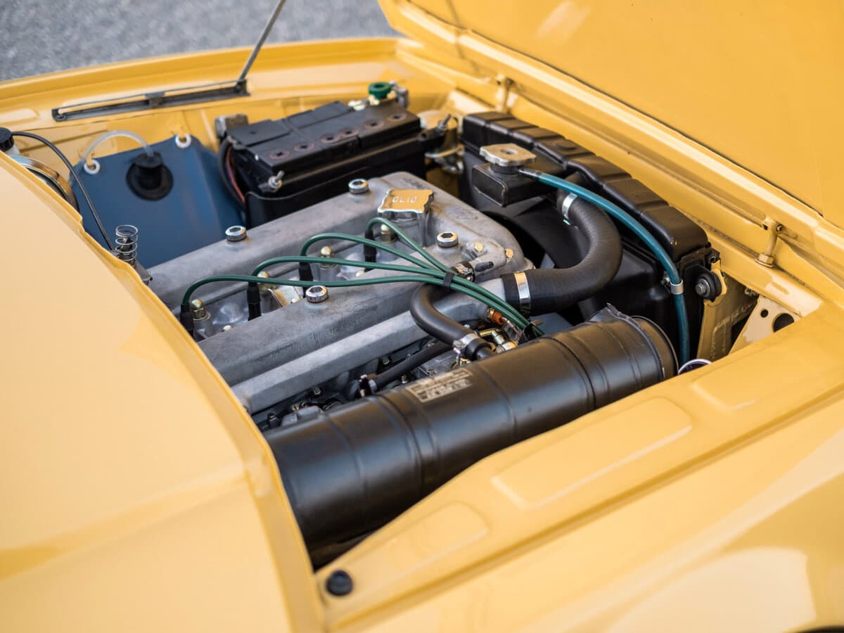 Alfa Romeo 105/115 1965 – 1977 — Salon, öndən