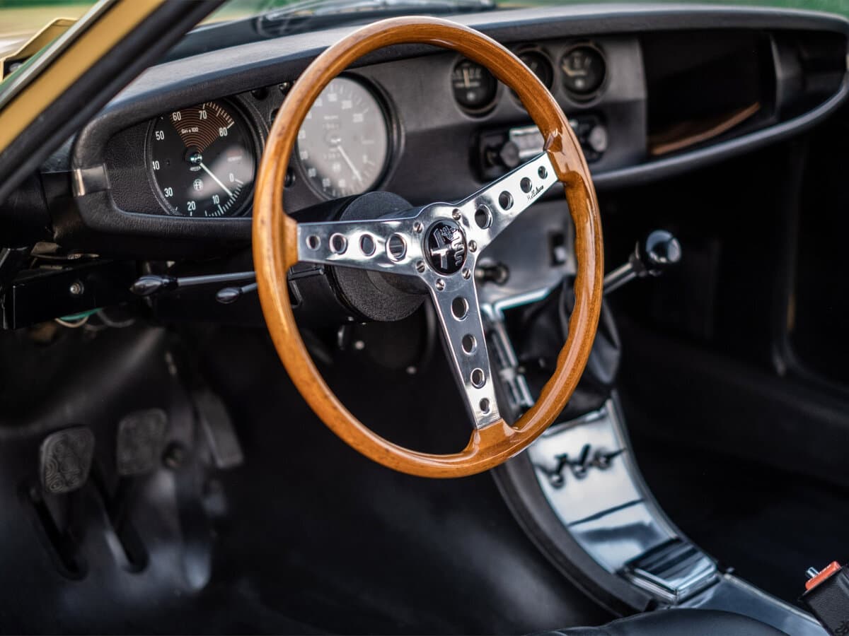 Alfa Romeo 105/115 1965 – 1977 — Sükan