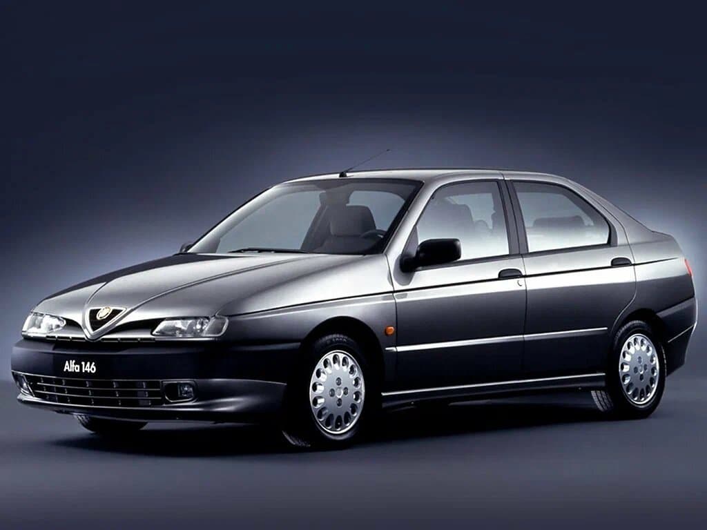 Alfa Romeo 146 1995 – 2001 — Əsas şəkil