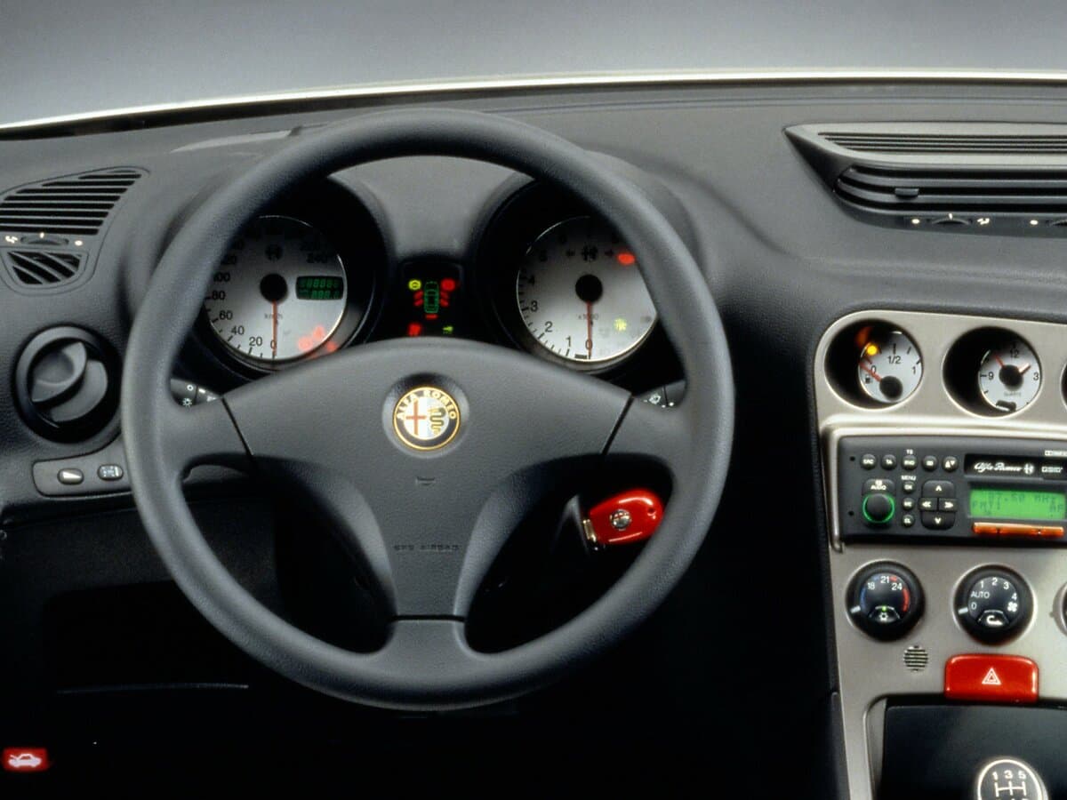 Alfa Romeo 156 I — Sükan