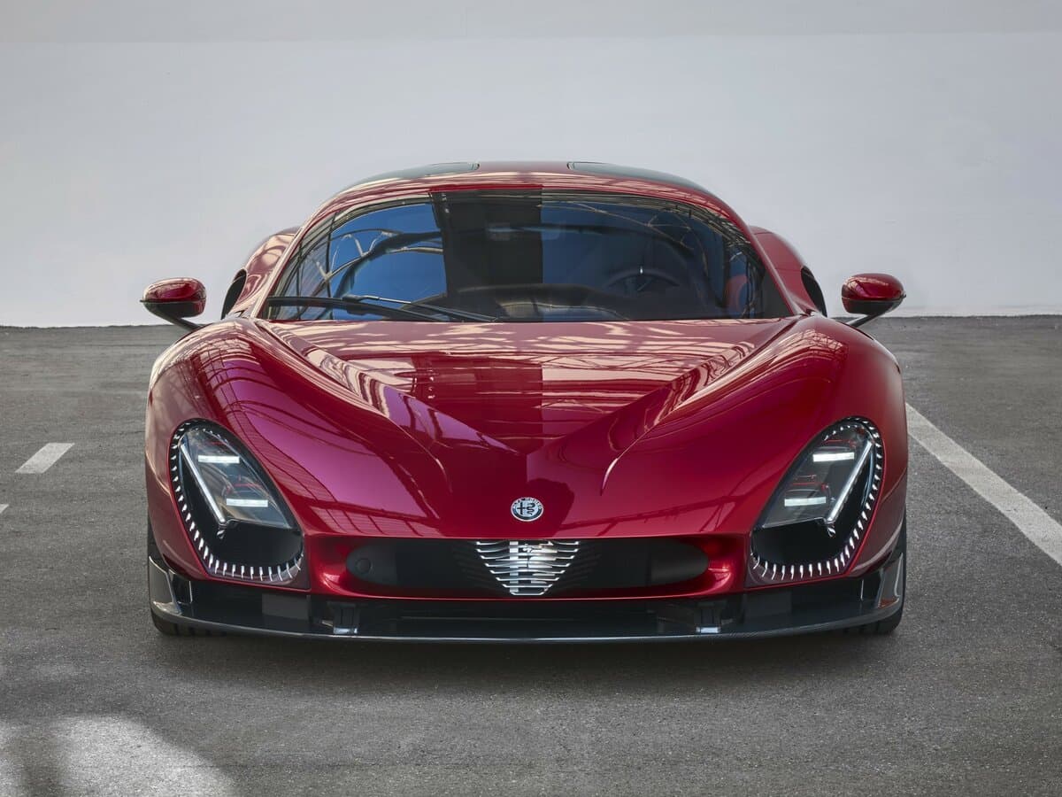Alfa Romeo 33 Stradale 2024 – 2024 — Öndən