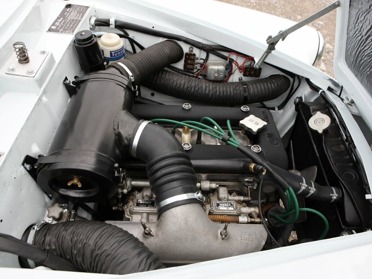 Alfa Romeo Giulietta I — Salon, öndən