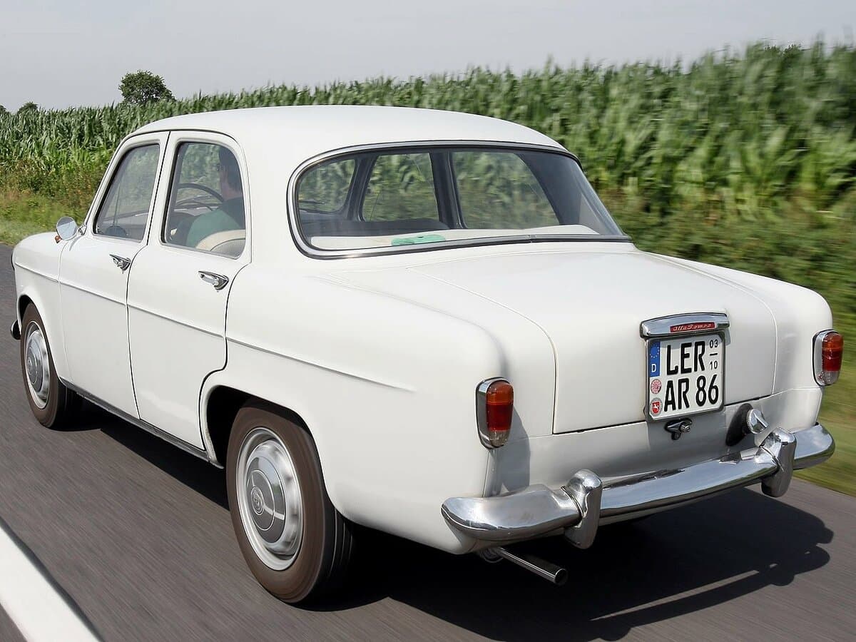 Alfa Romeo Giulietta I — 3/4 arxadan