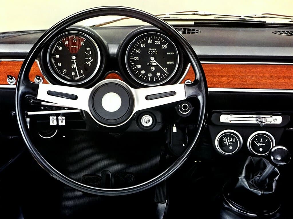 Alfa Romeo GTA Coupe 1965 – 1975 — Sükan