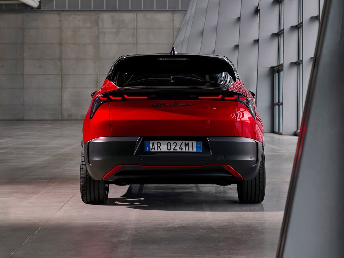 Alfa Romeo Junior 2024 – indiyədək — Arxadan