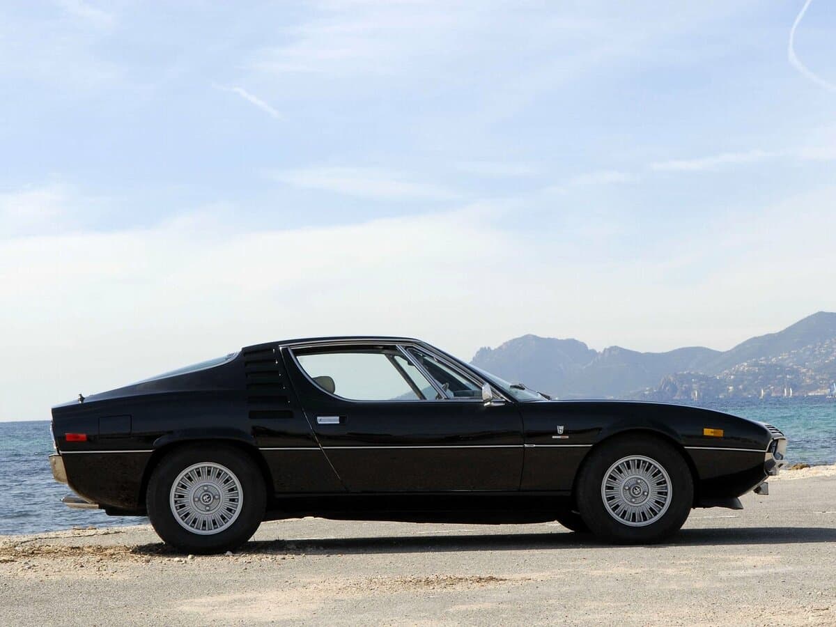 Alfa Romeo Montreal 1970 – 1979 — Yandan