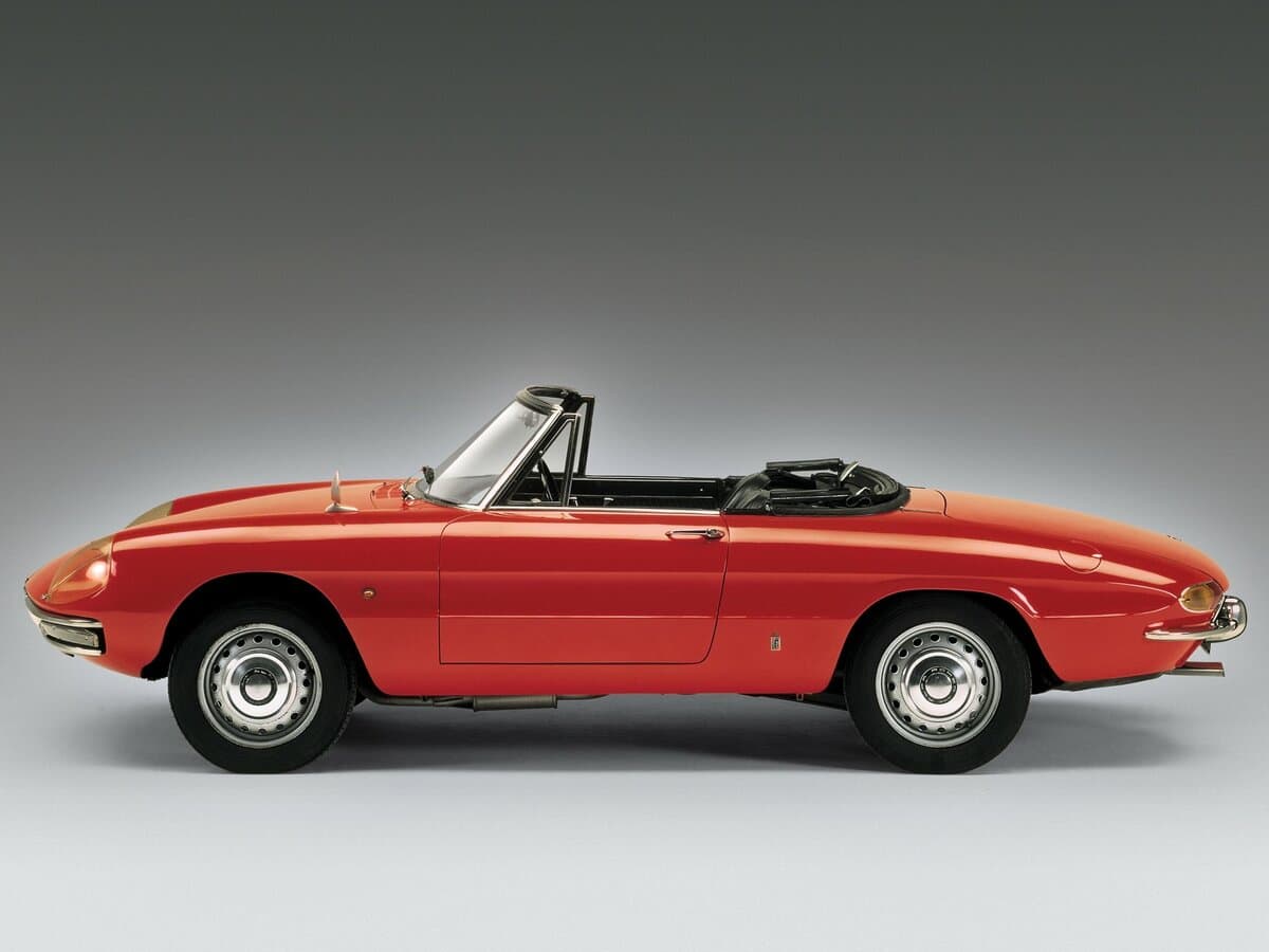 Alfa Romeo Spider I — Yandan
