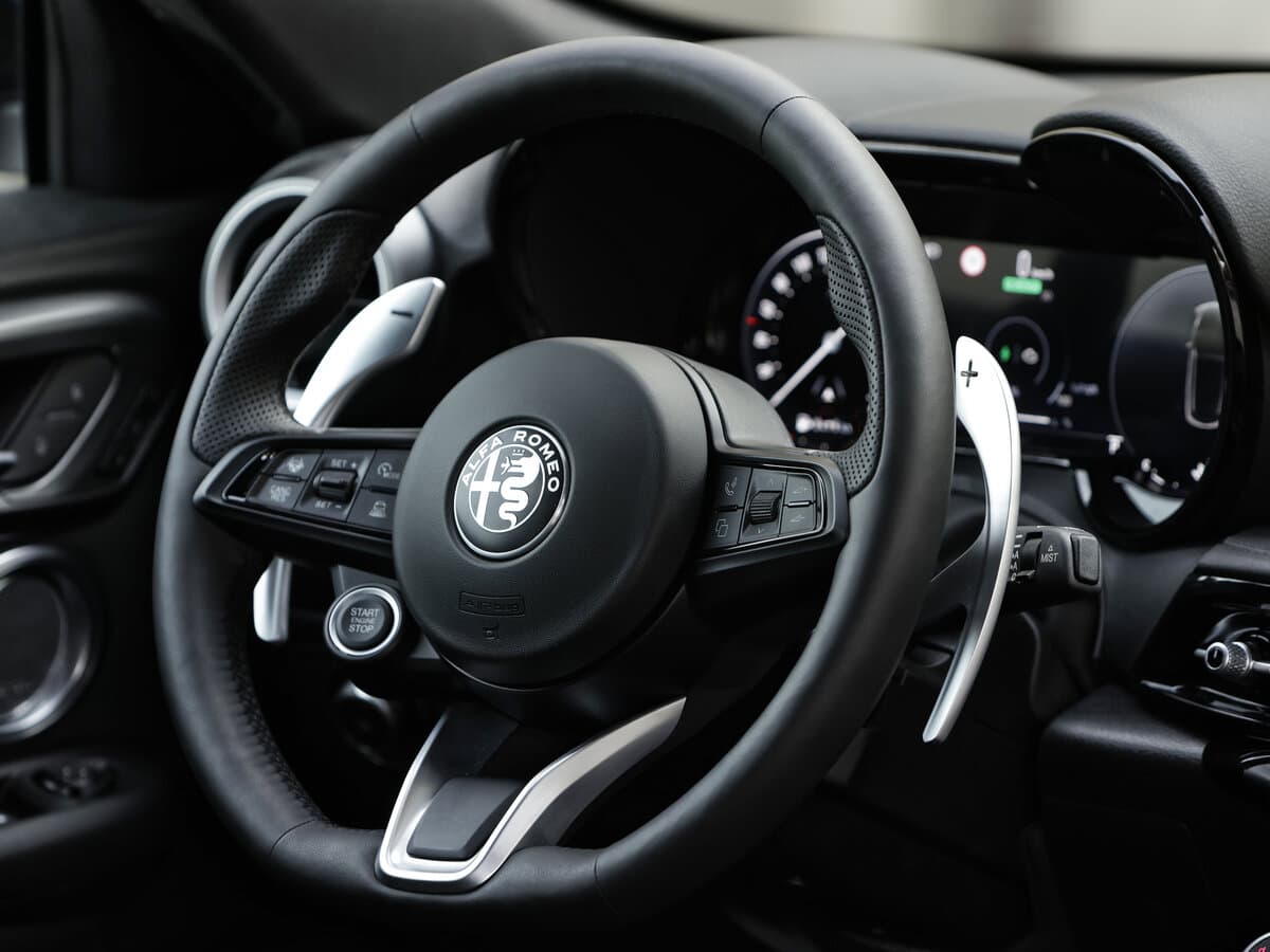 Alfa Romeo Tonale I — Sükan