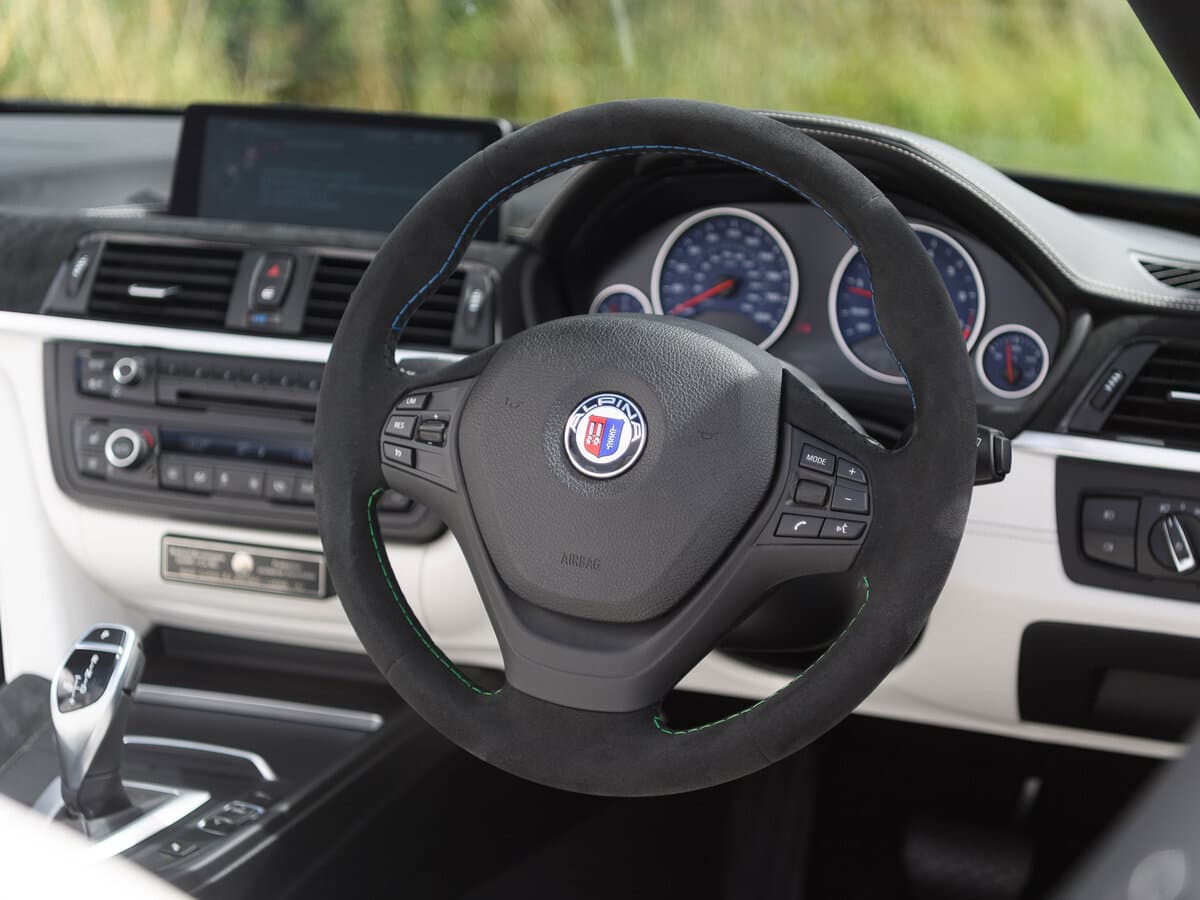 Alpina B4 F32/F33 — Sükan