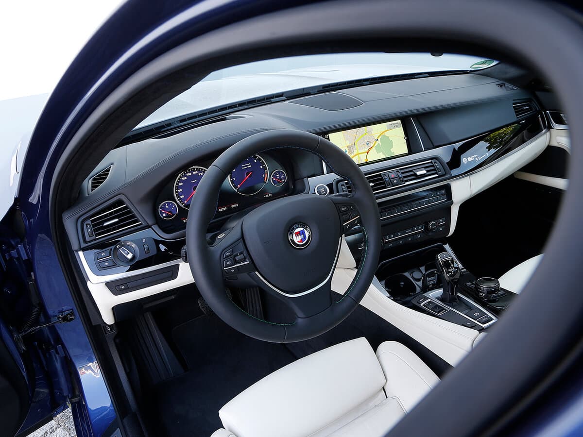 Alpina B5 F10/F11 Restayling — Sükan