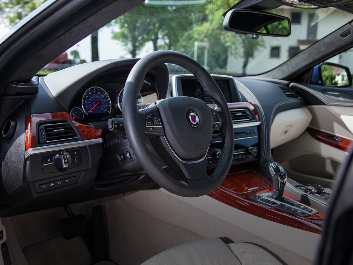 Alpina B6 F12/F13 — Sükan