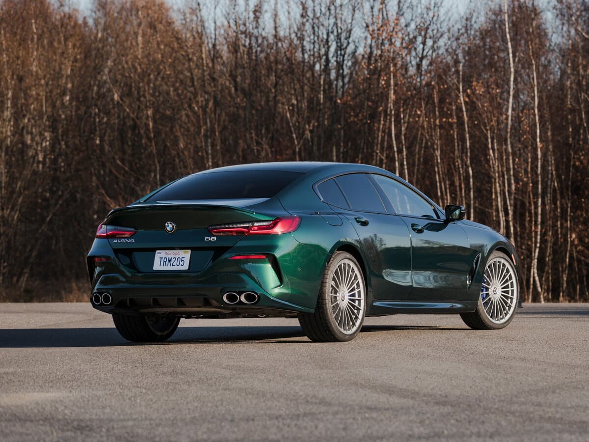 Alpina B8 G16 — 3/4 arxadan