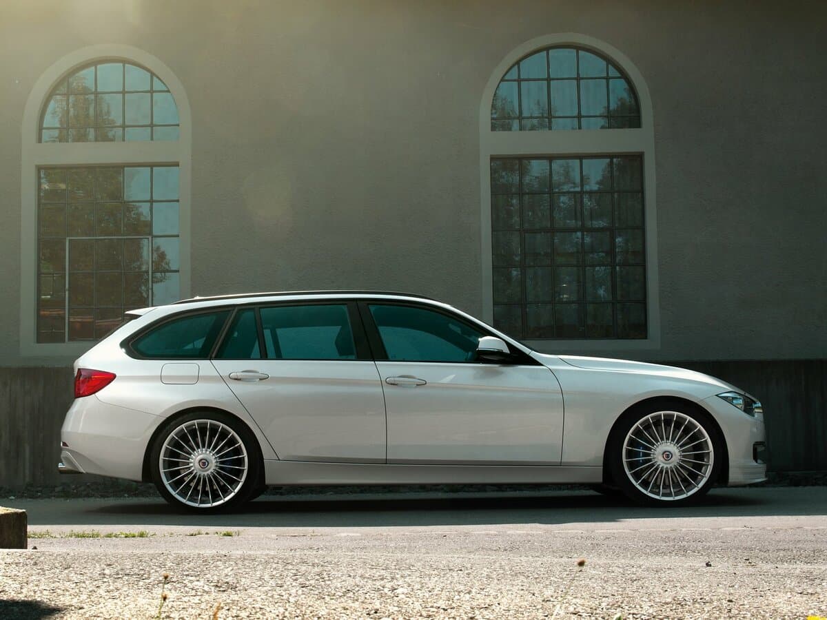 Alpina D3 F30 — Yandan