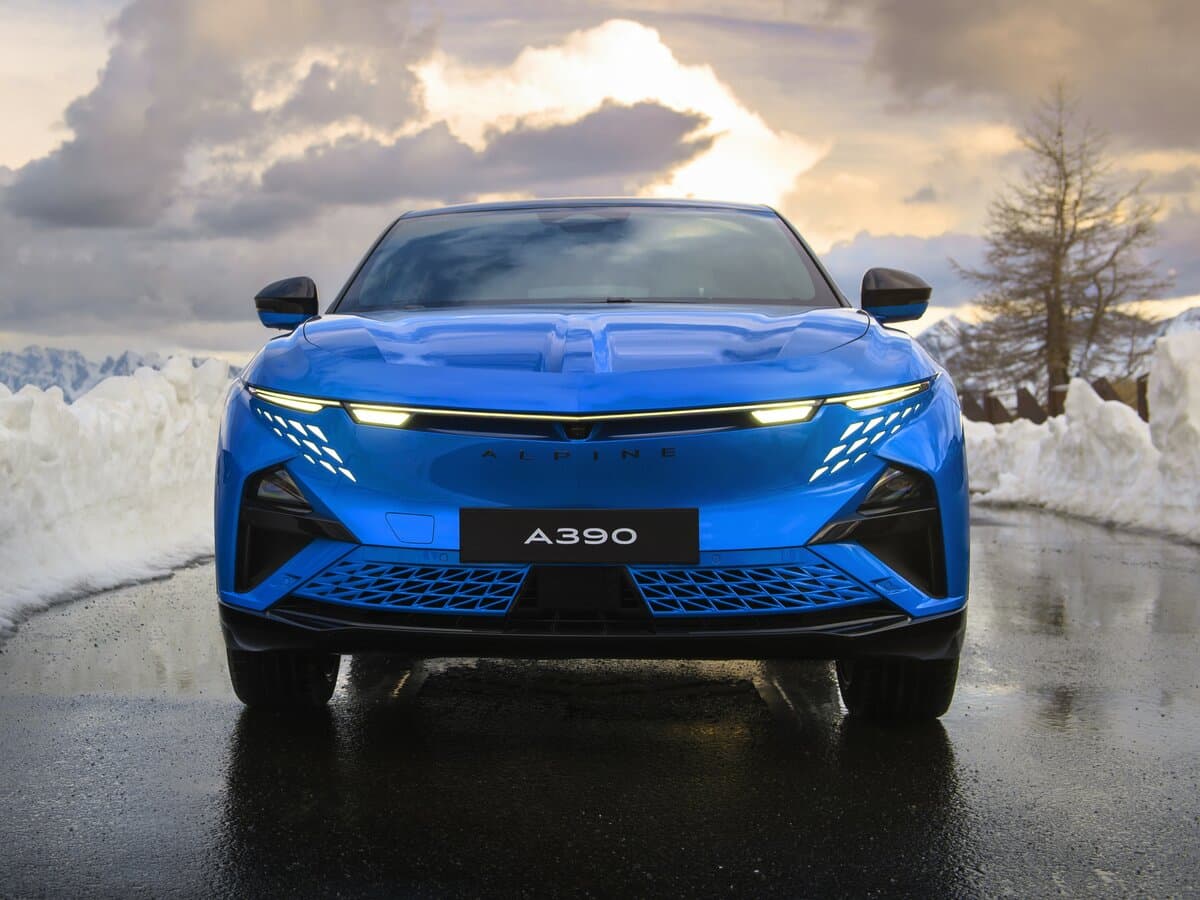 Alpine A390 2025 – indiyədək — Öndən