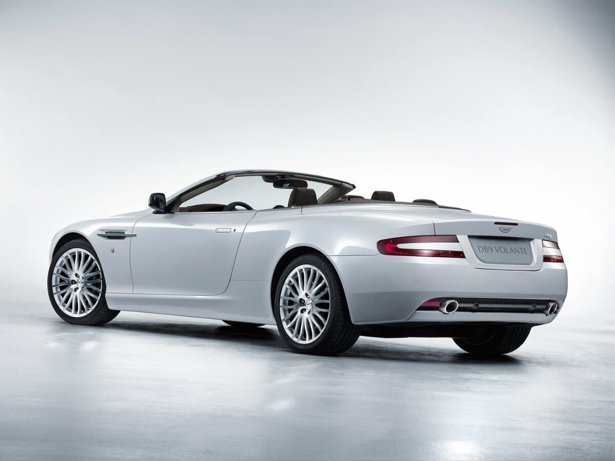 Aston Martin DB9 I Restayling — 3/4 arxadan