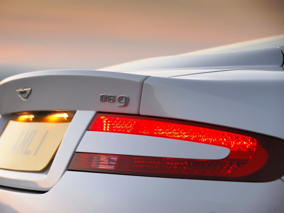 Aston Martin DB9 I Restayling — Detal