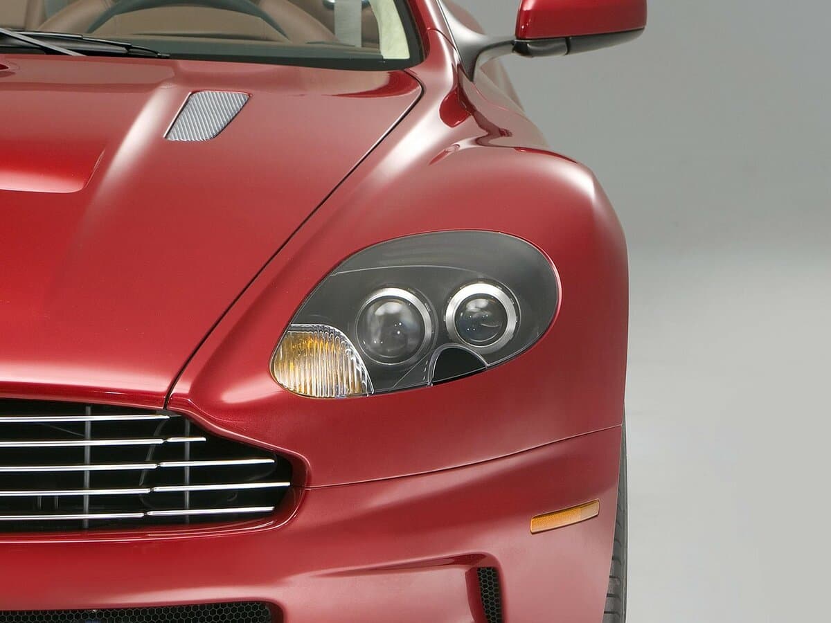 Aston Martin DBS II — Fara
