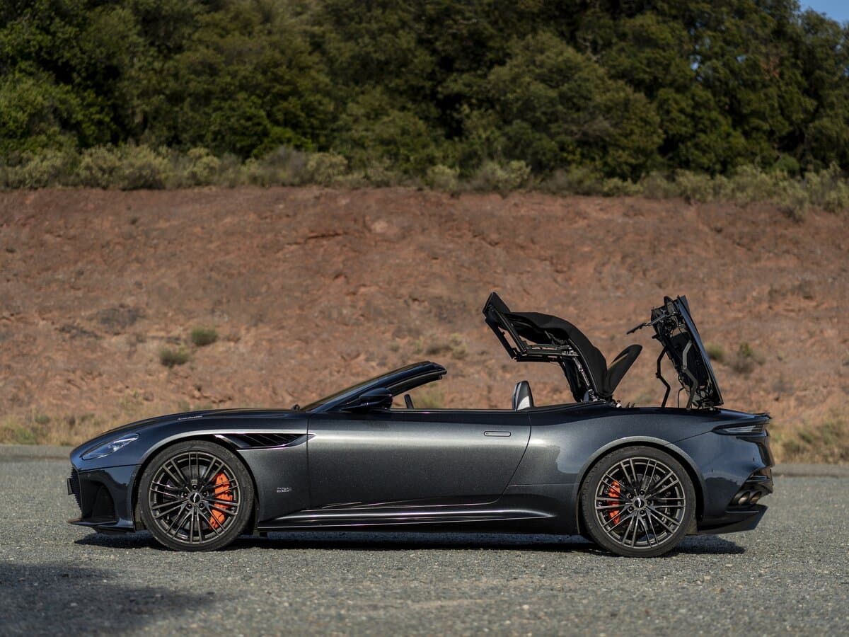Aston Martin DBS III — Salon, öndən