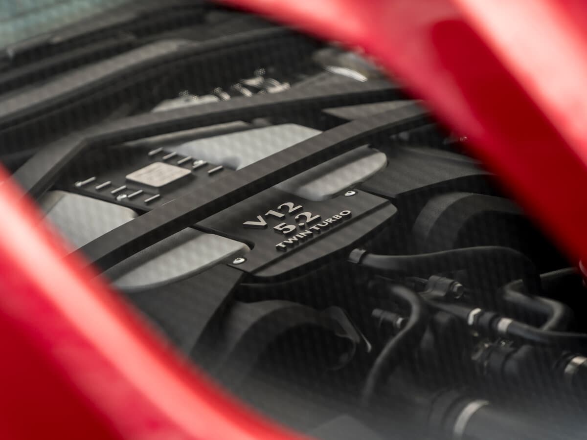 Aston Martin DBS III — Salon, arxadan