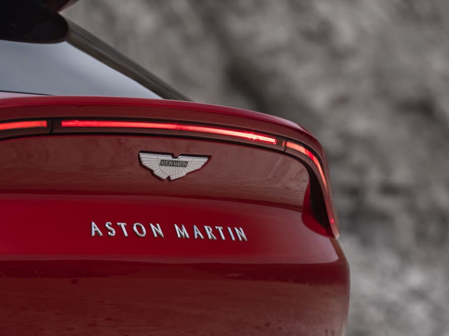 Aston Martin DBX I — Salon, öndən
