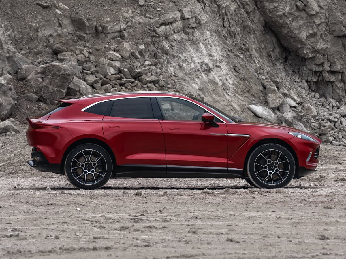 Aston Martin DBX I — Yandan