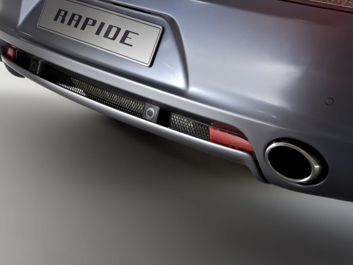 Aston Martin Rapide I — Salon, öndən