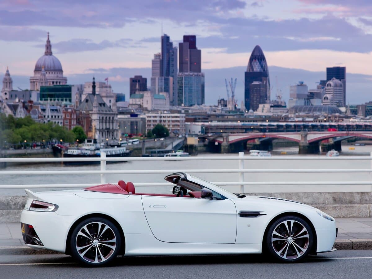 Aston Martin V12 Vantage I — Yandan