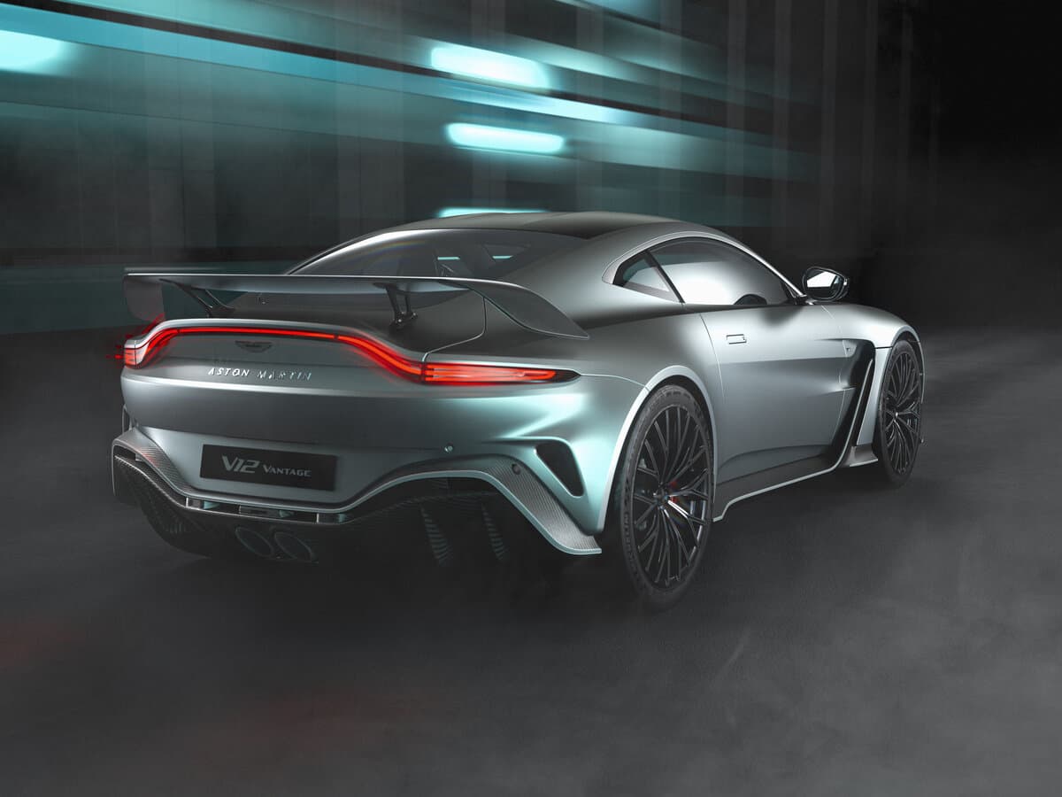 Aston Martin V12 Vantage II — 3/4 arxadan
