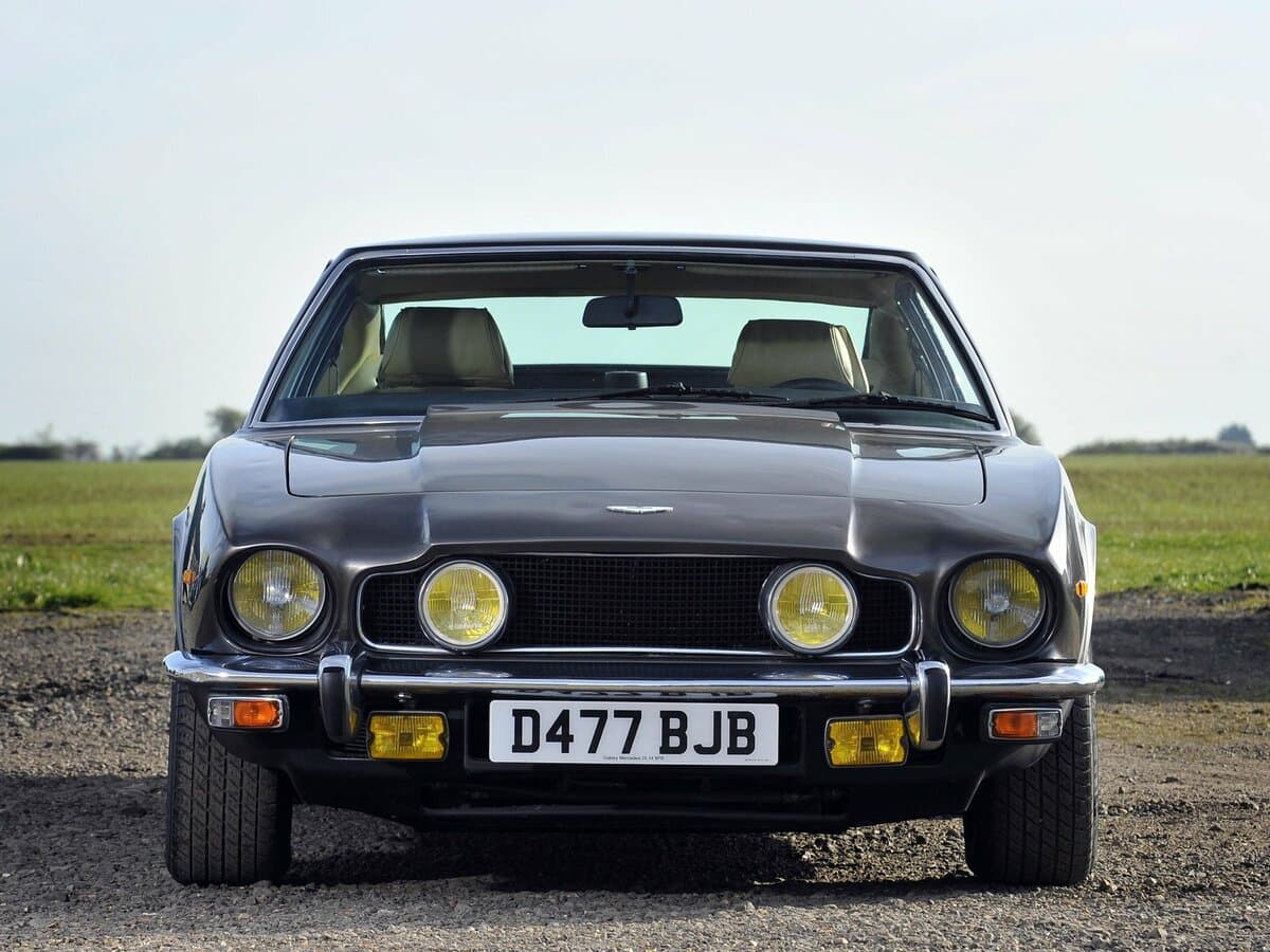 Aston Martin V8 Vantage I — Öndən