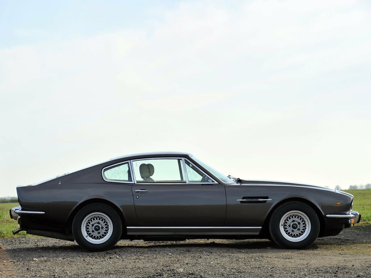 Aston Martin V8 Vantage I — Yandan