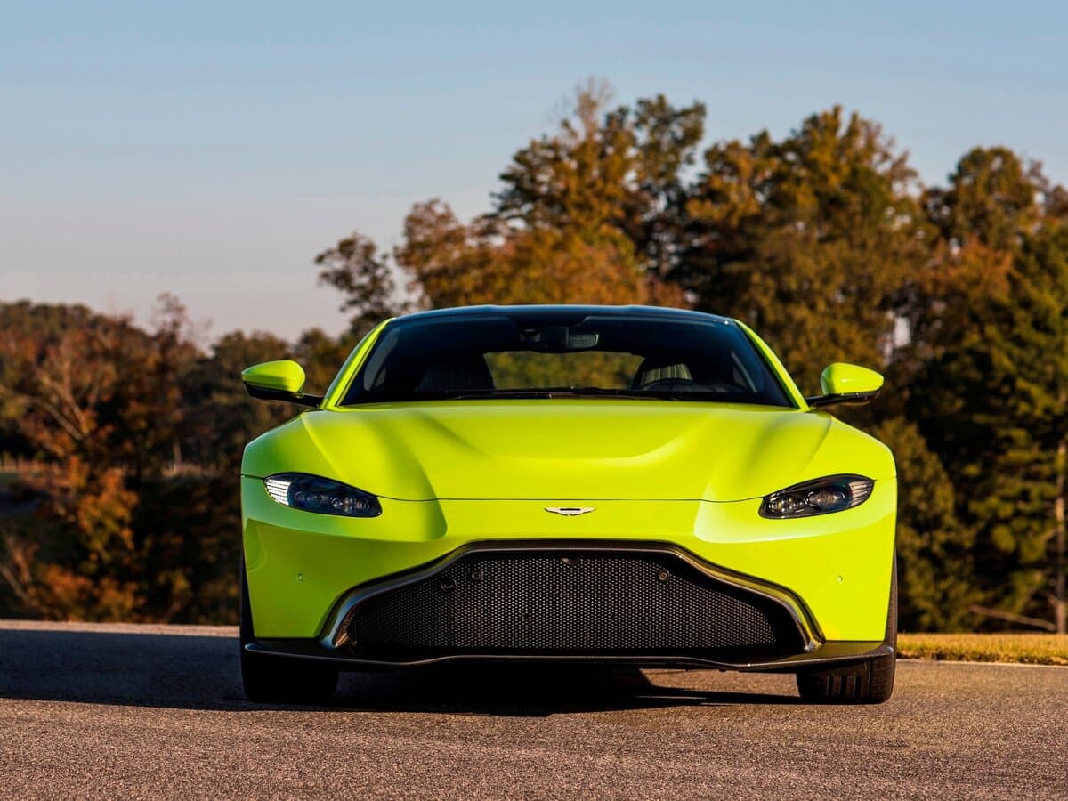 Aston Martin V8 Vantage IV — Öndən