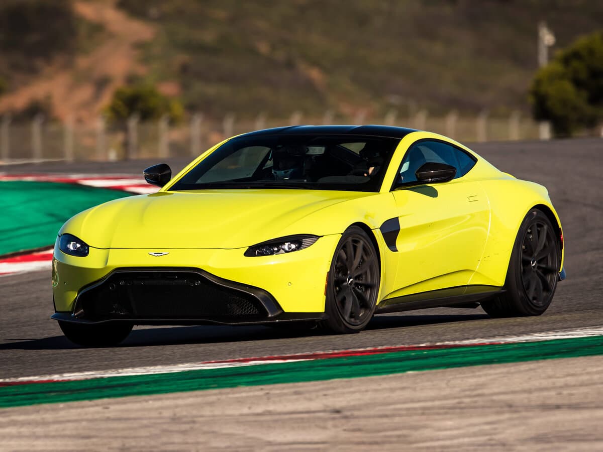 Aston Martin V8 Vantage IV — Əsas şəkil