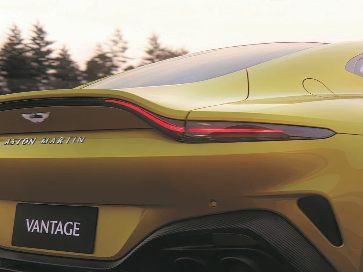 Aston Martin V8 Vantage IV Restayling — Detal