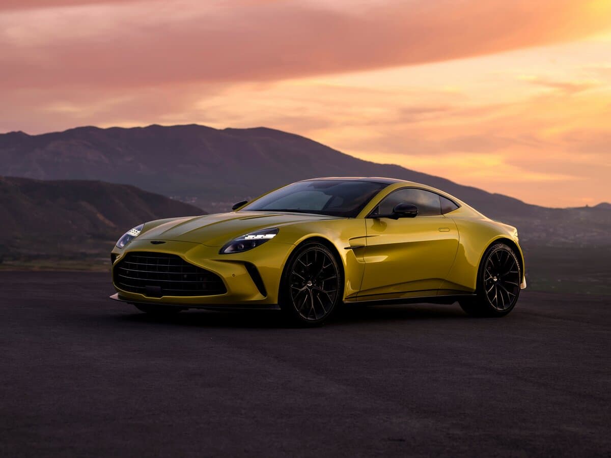 Aston Martin V8 Vantage IV Restayling — Əsas şəkil