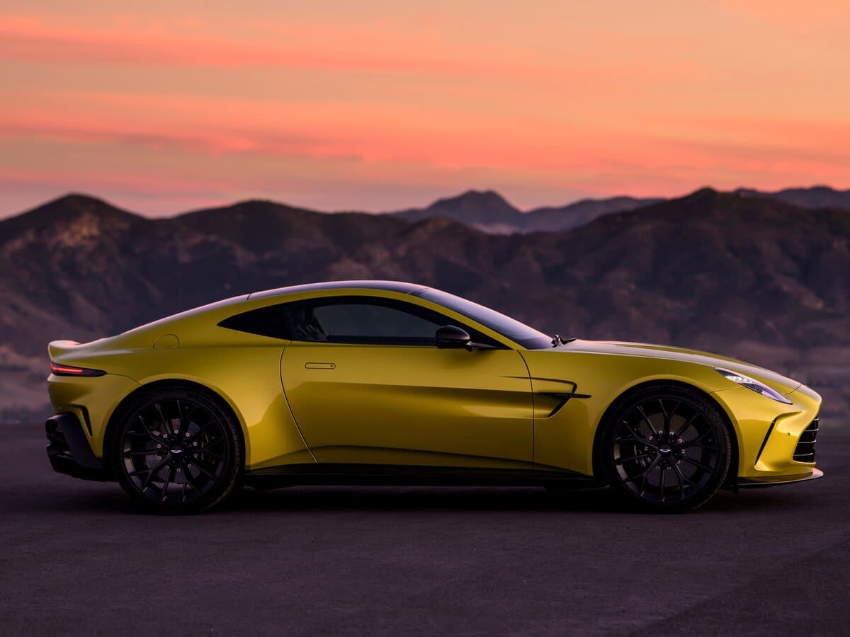Aston Martin V8 Vantage IV Restayling — Yandan