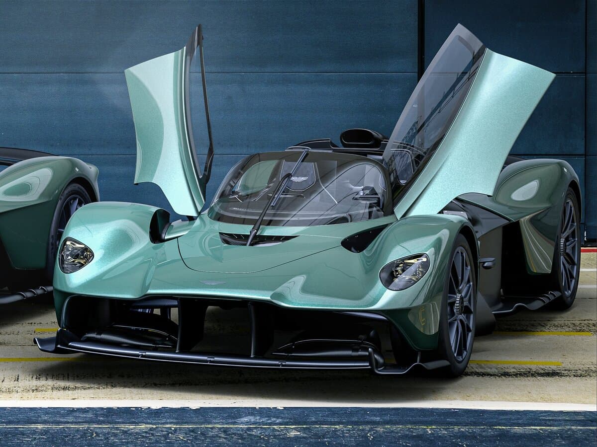 Aston Martin Valkyrie 2021 – 2024 — Əsas şəkil