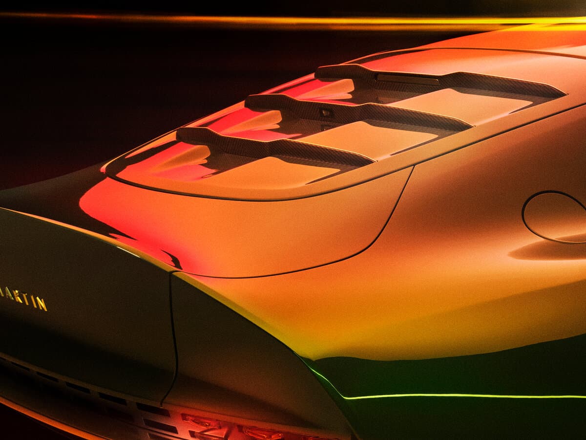 Aston Martin Valour 2023 – 2024 — Salon, arxadan