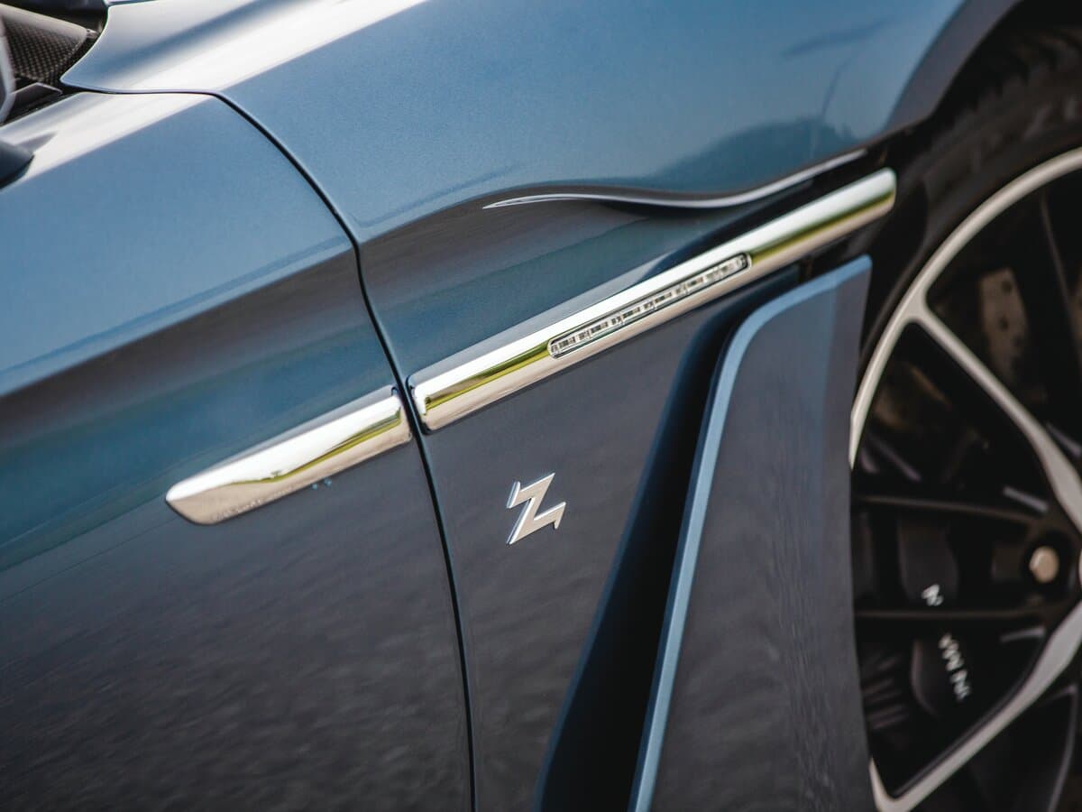 Aston Martin Vanquish Zagato II — Salon, arxadan