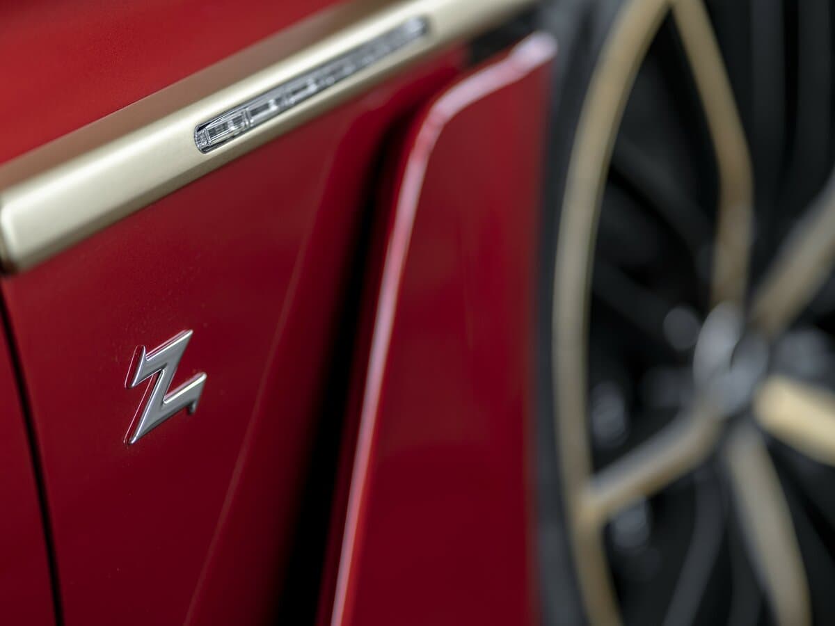 Aston Martin Vanquish Zagato II — Salon, arxadan
