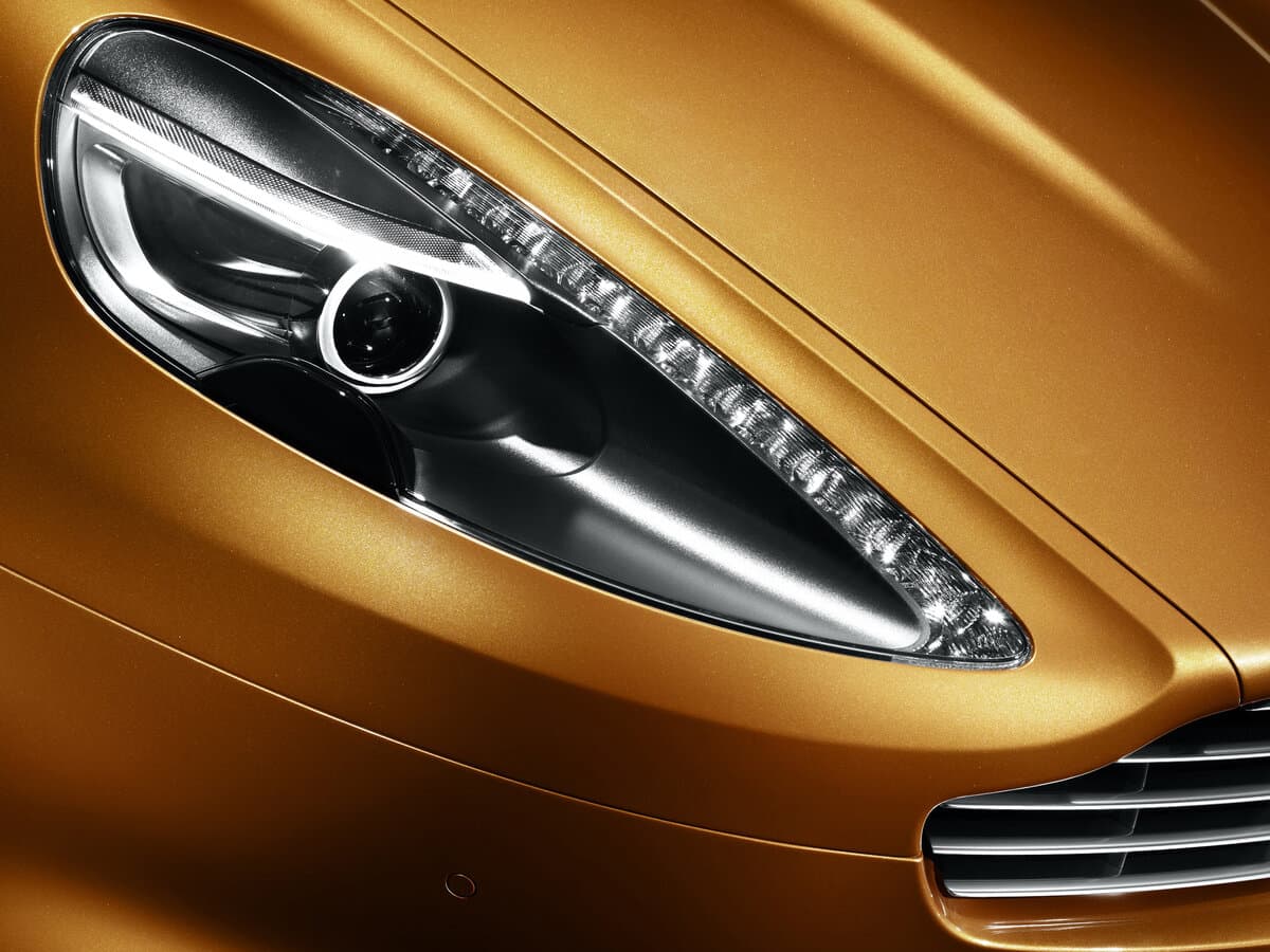 Aston Martin Virage II — Fara